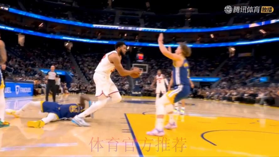 库里27+7巴特勒32+8 勇士主场力克尼克斯夺连胜